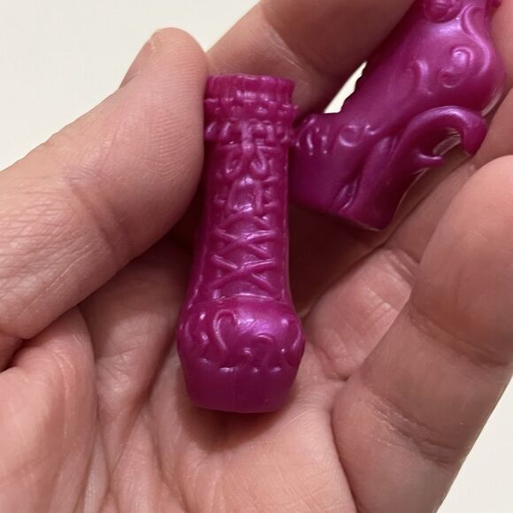 Monster High Creepateria Draculaura Purple Shoes Heels Replacement Parts Spares - Picture 8 of 8